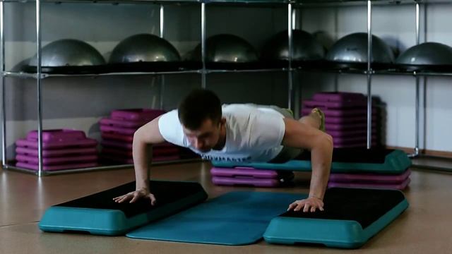 bodymaster : Плиометрические отжимания с подставкой смотреть онлайн