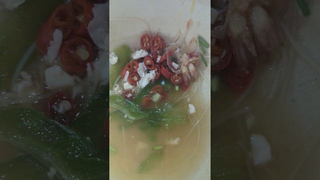 Жрём красный перец. Азиатская еда и жадность. Очень острый суп.