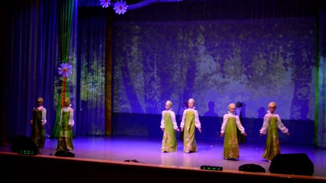 08 «Милая Родина» – Образцовый танцевальный ансамбль «Веселинка» средняя гр смотреть онлайн