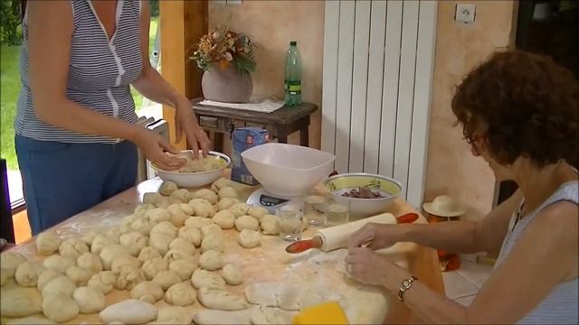 КАК МЫ ПЕКЛИ ПИРОЖКИ