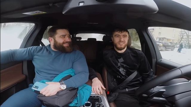 Мурат легенда таксует, Тамаев Подарил? ему машину BWM Яхабля?(Это последний ролик ?)⚠️ смотреть онлайн