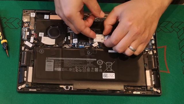 Dell Inspiron 7306 2-in-1 (2021) - Replacing the hard drive (SSD) смотреть онлайн