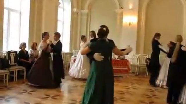 Открытие сезона в Клубе Старинного танца, 2011 г., сцена "Неправильная смена партнеров" смотреть онлайн