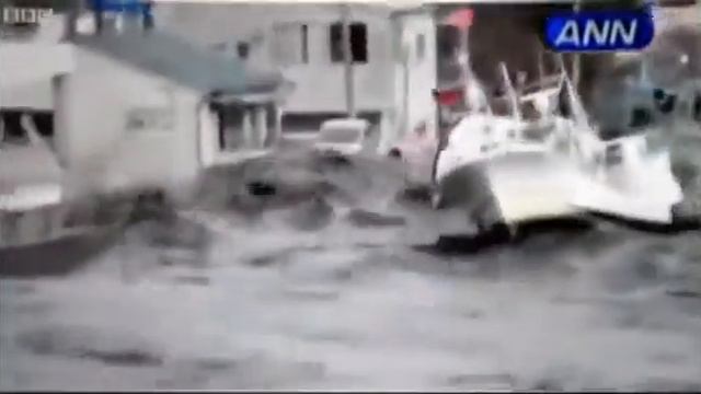 В Японии случилось цунами после землятрясения смотреть онлайн