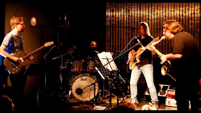 Heavy Beauty - Out Of Here смотреть онлайн
