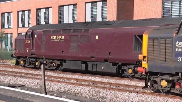 33207 Jim Martin 37707 & 45562 Alberta with The Scarborough Spa Express at York on 20th August 2020 смотреть онлайн