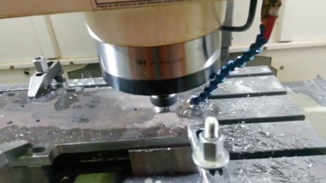 Обработка отверстий фрезой смотреть онлайн