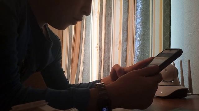 розпаковка Wi-Fi камери з нічним баченням смотреть онлайн