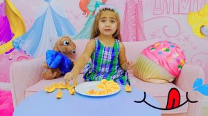 Настя Артем и Мия шьют новые маски. Сборник историй о том зачем мыть руки