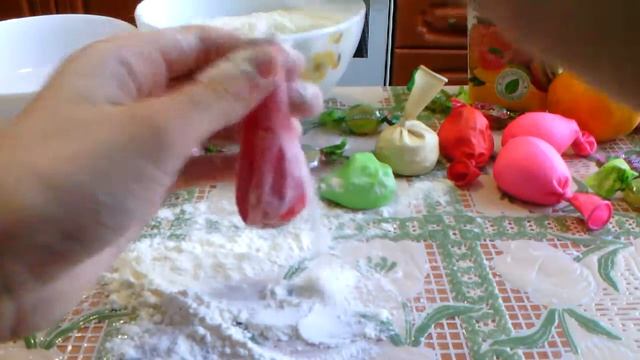 КАК СДЕЛАТЬ АНТИСТРЕС ИЗ ШАРИКА, МУКИ И ВОДЫ!!! Лайфхаки для себя смотреть онлайн