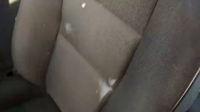 Сухая химчистка салона, удаление пятен с обшивки сиденья автомобиля своими руками смотреть онлайн