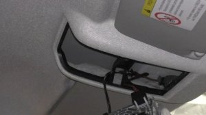 VW Polo Sedan - Снятие плафона освещения салона и замена лампочек