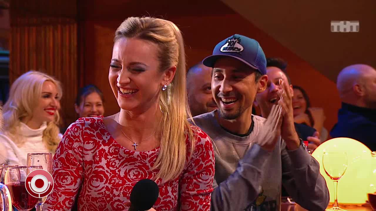 Актёры сериала "Бедные люди" в Comedy Club (08.04.2016) смотреть онлайн