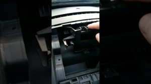 Рено Меган 2 снимаем экран приборной панели