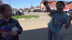 Ищем Саше новую жилетку . Покупки в поездку. Приехали Алина и Лена. 1.04.23.