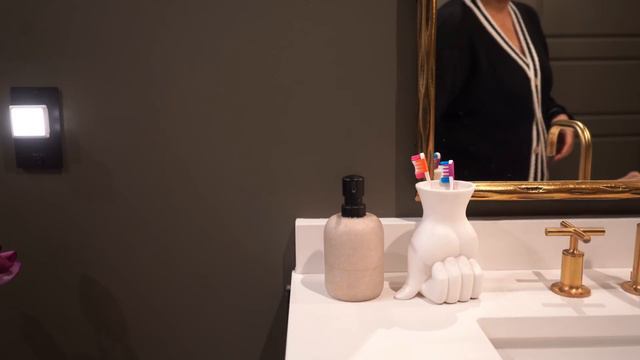 STOP Buying Impractical Bathroom Decor! Do This Instead: смотреть онлайн