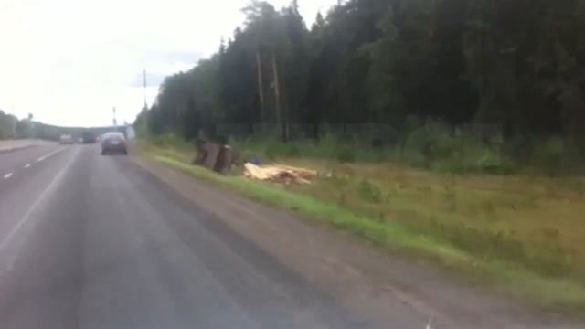 В Перми перевернулся лесовоз смотреть онлайн
