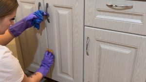 7 минут и кухонные фасады «блестят от чистоты». Покажу способ, как удалить грязь и жир без труда