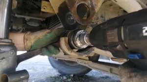 mitsubishi fuso Canter замена втулок на салейнблок, не снимая рессоры.