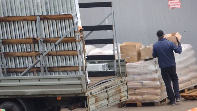 Разгрузка газели next возле стройки видео смотреть онлайн