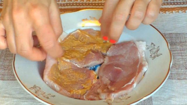 Мясо стейк на сковороде. Готовить просто очень вкусное жареное мясо. смотреть онлайн