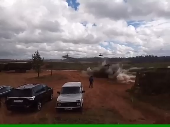 Вертолёт по ошибке выстрелил в людей на учениях «Запад-2017» смотреть онлайн