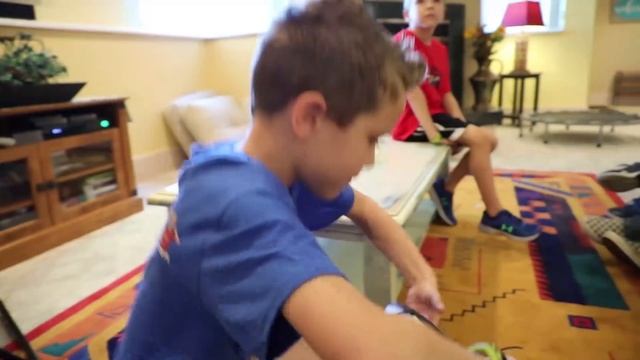 Nerf Blaster Challenge : Ninja Kids, Superhero Kids, Twin Toys & Extreme Toys Vs The Game Master смотреть онлайн