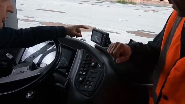 Информационное табло в автобусе-шаттле смотреть онлайн