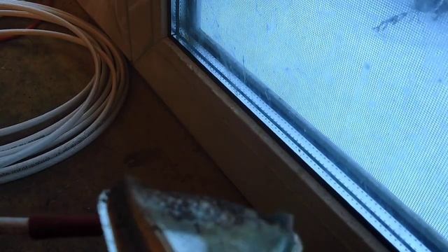 Как завести воду в дом от абиссинской скважины без кессона по зимнему варианту своими руками смотреть онлайн