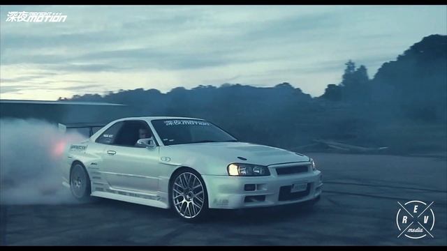 R34 Skyline GTT GODZILLA is SO CLEAN | REV//MEDIA & MIDNIGHTMOTION смотреть онлайн