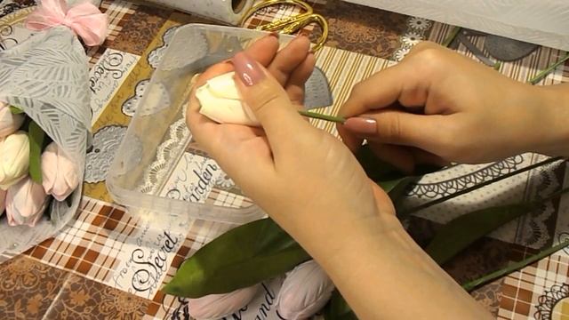 Тюльпаны Венеция от Saponelli.  Собираю небольшой букет в руку.  Мыловарение.