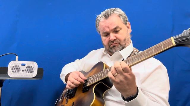 Ibanez AF55-TF Guitar LEKATO Unique Mini Amp смотреть онлайн