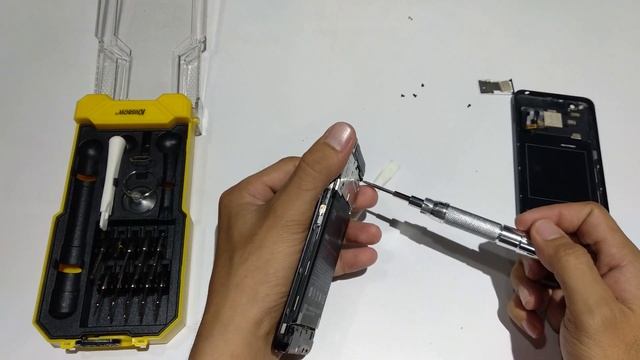 Cara Membuka Casing dan Membongkar Hp Xiaomi Redmi 4X смотреть онлайн