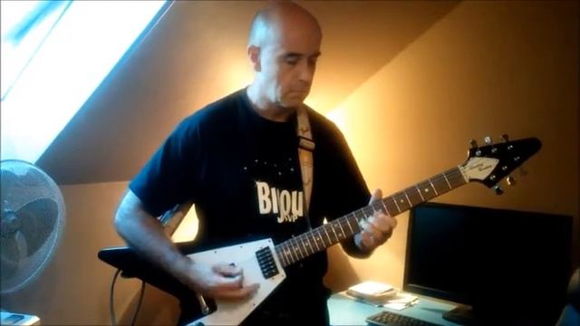 Harley Benton flying V 430 - Gibson copy смотреть онлайн