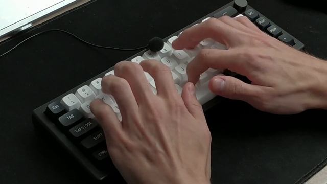 GMK67 Black | Outemu Cream Yellow (Silent)