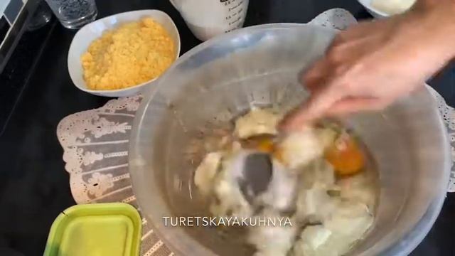 Кукурузный пирог. Пирог с овощами. Выпечка из кукурузной муки. Mısır böreği. Cornmeal cookies. смотреть онлайн