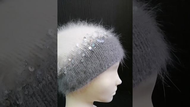 Бини из пуха норки с пайетками. #шапкаизпуханорки #шапочка #шапочкабини #вязанаяшапка смотреть онлайн