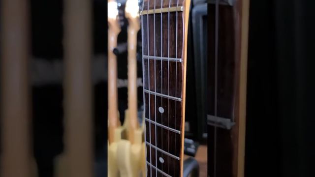 Fender Japan Yngwie Malmsteen Signature Model ST62-140YM смотреть онлайн