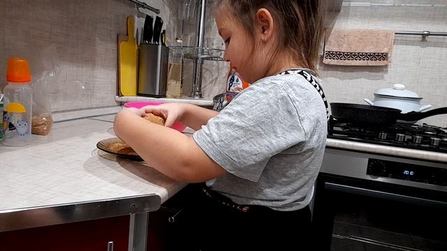 Сама готовлю котлеты. Смотрите что получилось) смотреть онлайн