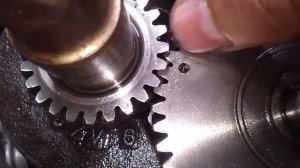 Установка распредвала бензиновой электростанции.