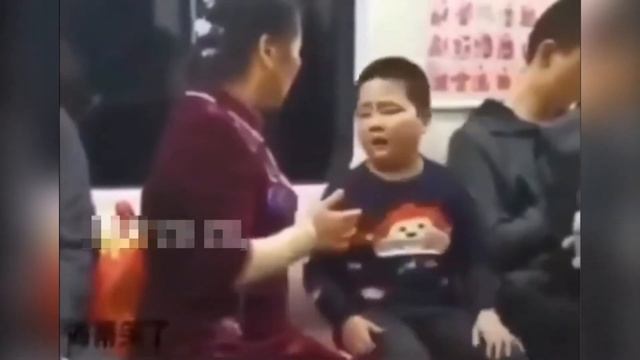 КАК УСПОКОИТЬ ПЛАЧУЩЕГО РЕБЕНКА. СМЕХ ДО СЛЕЗ! смотреть онлайн
