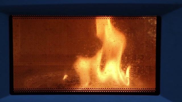 Диск и бензин в микроволновке S03E2 смотреть онлайн