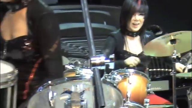 Drumcat-Seoul Motor Show-9APR11 смотреть онлайн