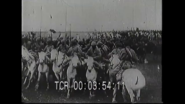 Татьяна Иванова - Вот мчится тройка почтовая / Эх, дороги, пыль да туман / Коробушка смотреть онлайн
