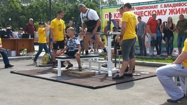 Самый молодой пауэрлифтер на Чемпионате Владивостока - Youngest powerlifter Vladivostok смотреть онлайн