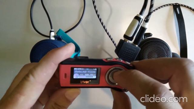 SRS-XB12 playing MP3 player смотреть онлайн