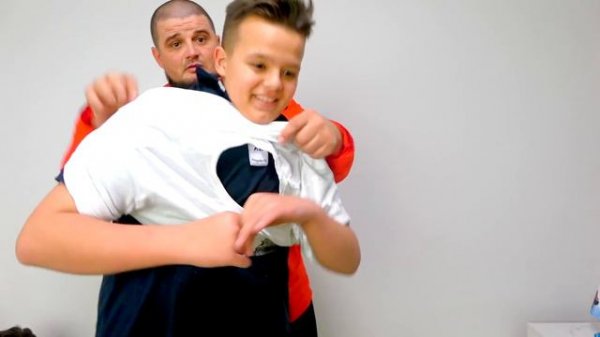 100 Слоев ОДЕЖДЫ На Моем ТЕЛЕ // ЧЕЛЛЕНДЖ // БаниХоп на BMX в КВАРТИРЕ !!!