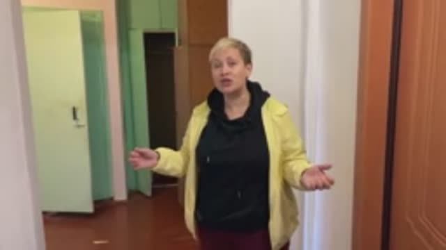 НЕВЕРОЯТНО_0 АДСКИЙ РЕМОНТ! Декоративная штукатурка в СТАРОЙ Квартире _ 4 Варианта нанесения. смотреть онлайн