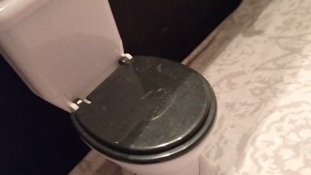 Начальник смыл телефон Барби в унитаз? Катя и Макс игры в куклы и смотреть онлайн