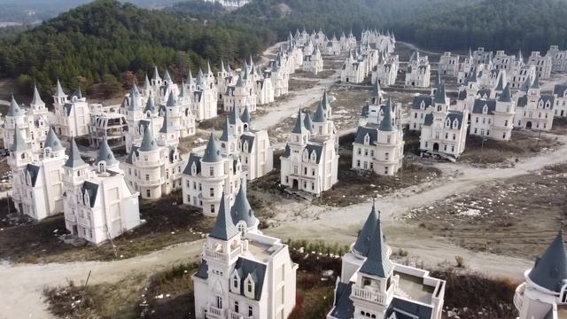 Проник в город призрак Турции. Сотни заброшенных замков миллионеров. смотреть онлайн